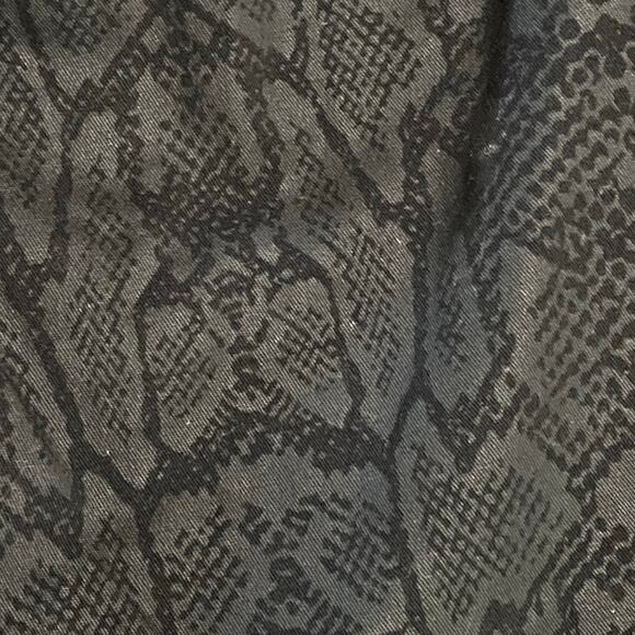 City Streets Black Python Snake Print Capri Pant Small - Picture 4 of 12